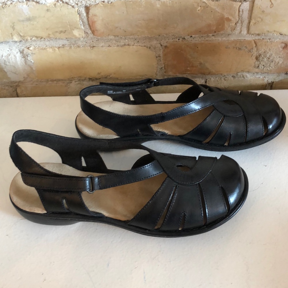 NWOT Clarks Shoes